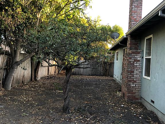 Huge backyard for your green thumb.