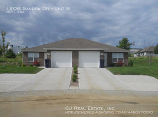 1206 Sandra Ave APT B, Warrensburg, MO 64093