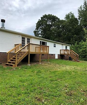 3rd image of 1108 N Rollingbrook Ct