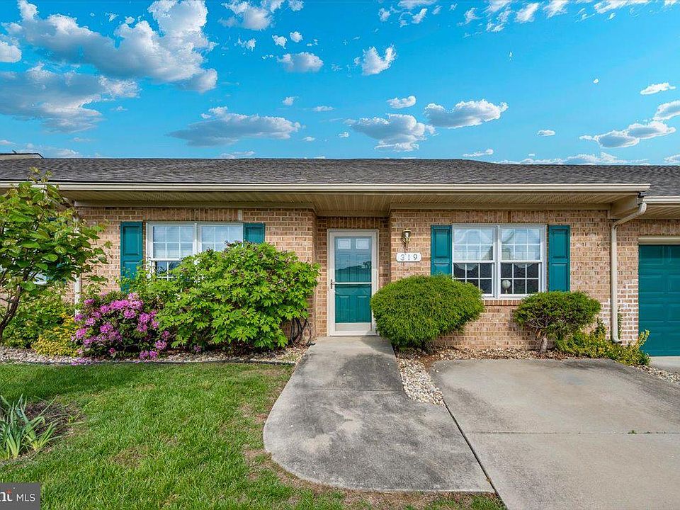 1st image of 319 Sunbrook Ln #98