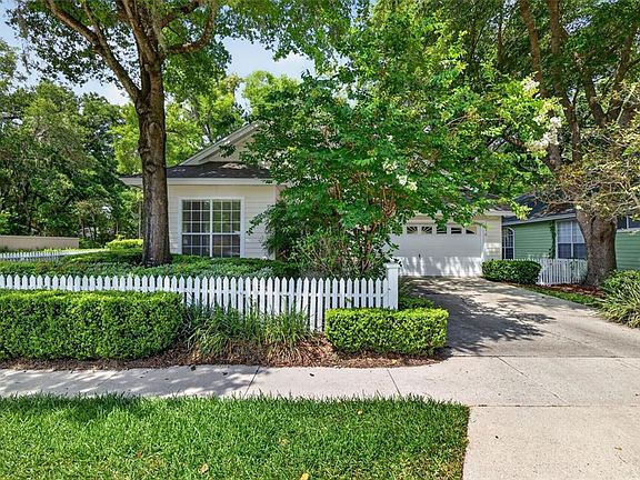 3rd image of 10370 SW 51st Ln