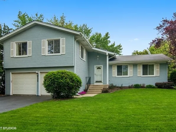 235 Warwick Dr, Naperville, IL 60565
