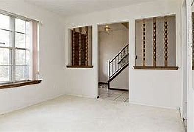 4th image of 4536 NE Arlington Ave