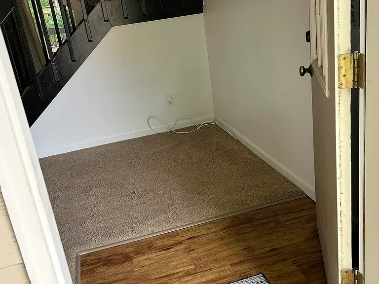 3480 Colorado Ave #D8 — Photo 2