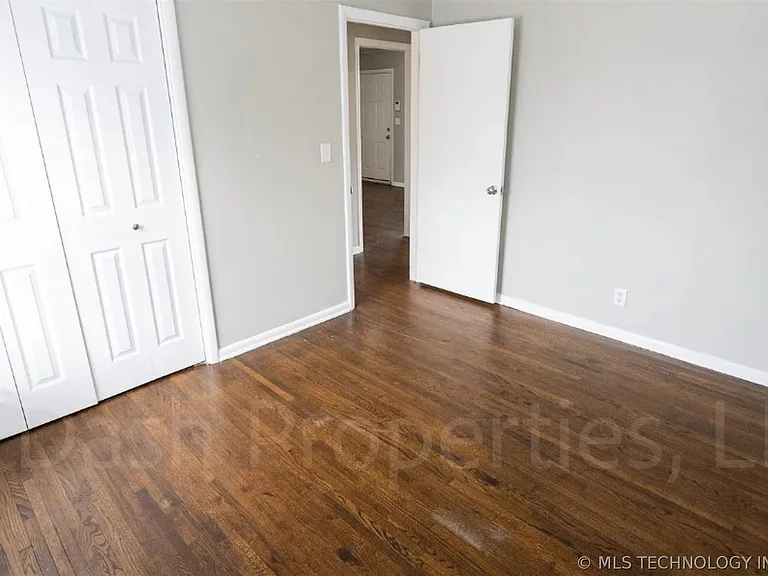 3724 S Knoxville Ave — Photo 15