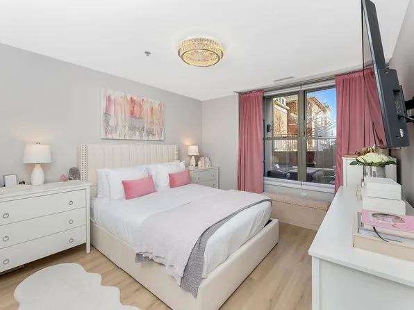 26 Avenue At Port Imperial image 21 of 38