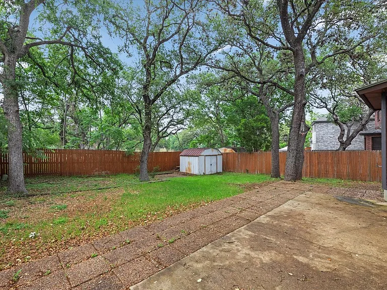 9911 Old Mesquite — Photo 22