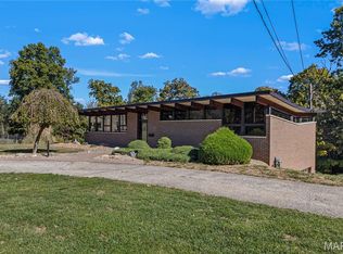 25 Logan Rd, Alton, IL 62002