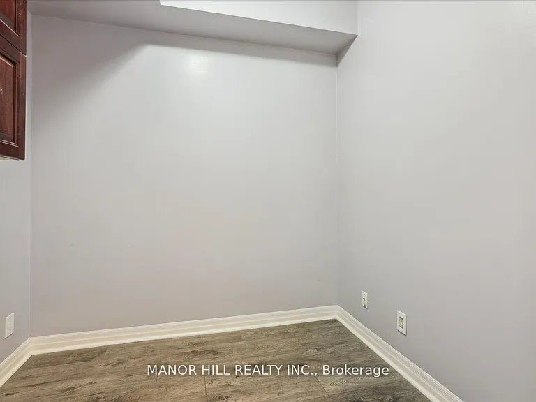 220 Burnhamthorpe Rd W #513 — Photo 22