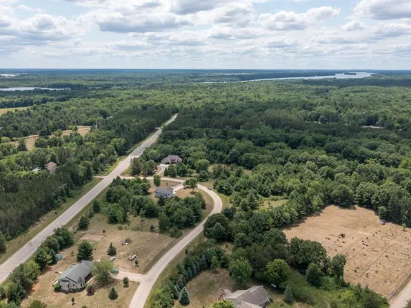 1 BABBLING BROOK ROAD, Stevens Point, WI 54481