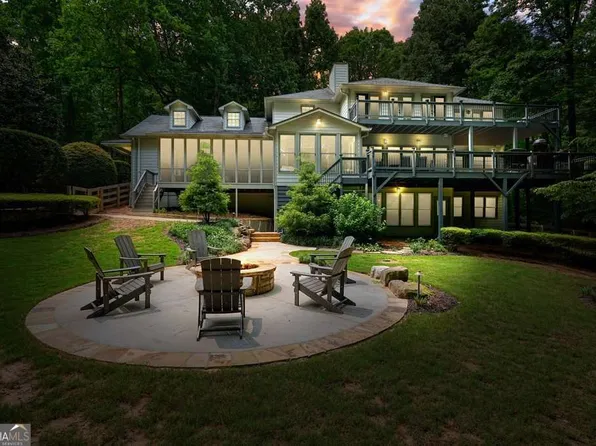 627 Apache Trl, Woodstock, GA 30189