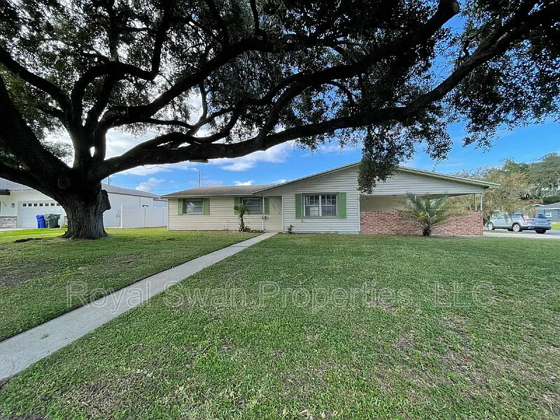 3 bed, 2.0 bath, 1401 sqft, $1,895 — Photo 3