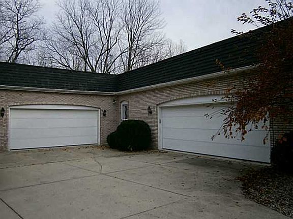 2nd image of 125 Deerfield Cir