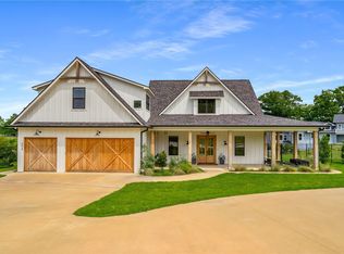 205 Oak Creek Dr, Tool, TX 75143