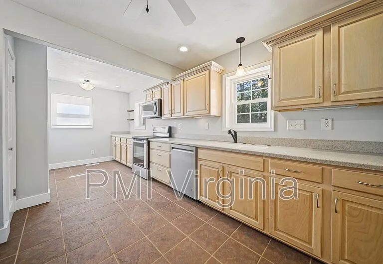 1641 E Bayview Blvd — Photo 8