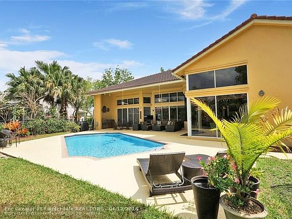 4th image of 9761 NW 58th Ct