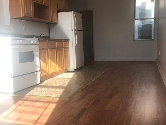 2nd image of 13113 Rockaway Blvd #1