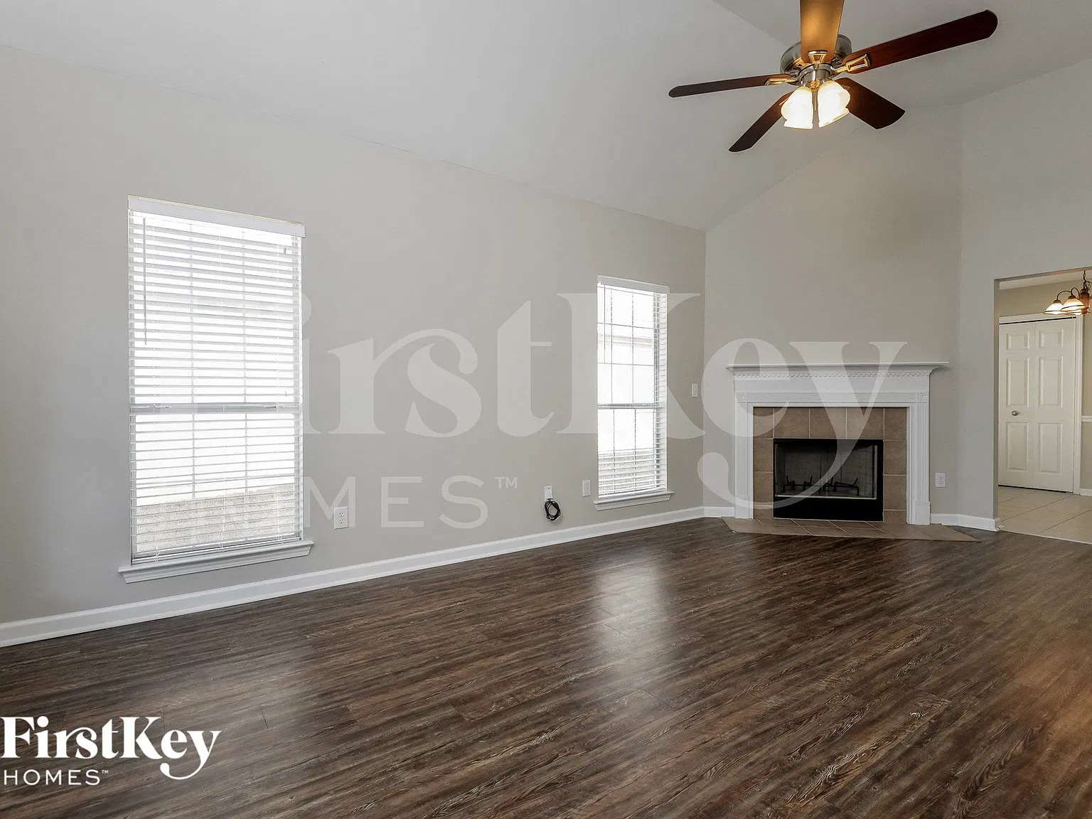 3 bed, 2.0 bath, 1272 sqft, $1,865 — Photo 4