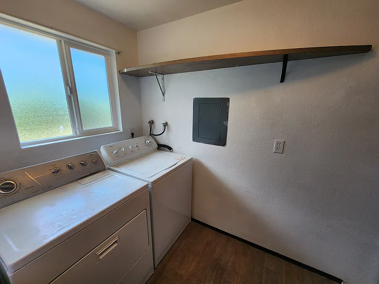 2500 Howard Ave #1 — Photo 2