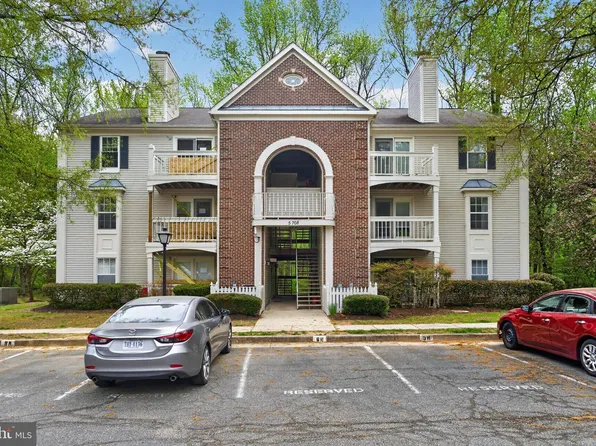 5708 Shadwell Ct Unit 106, Alexandria, VA 22309