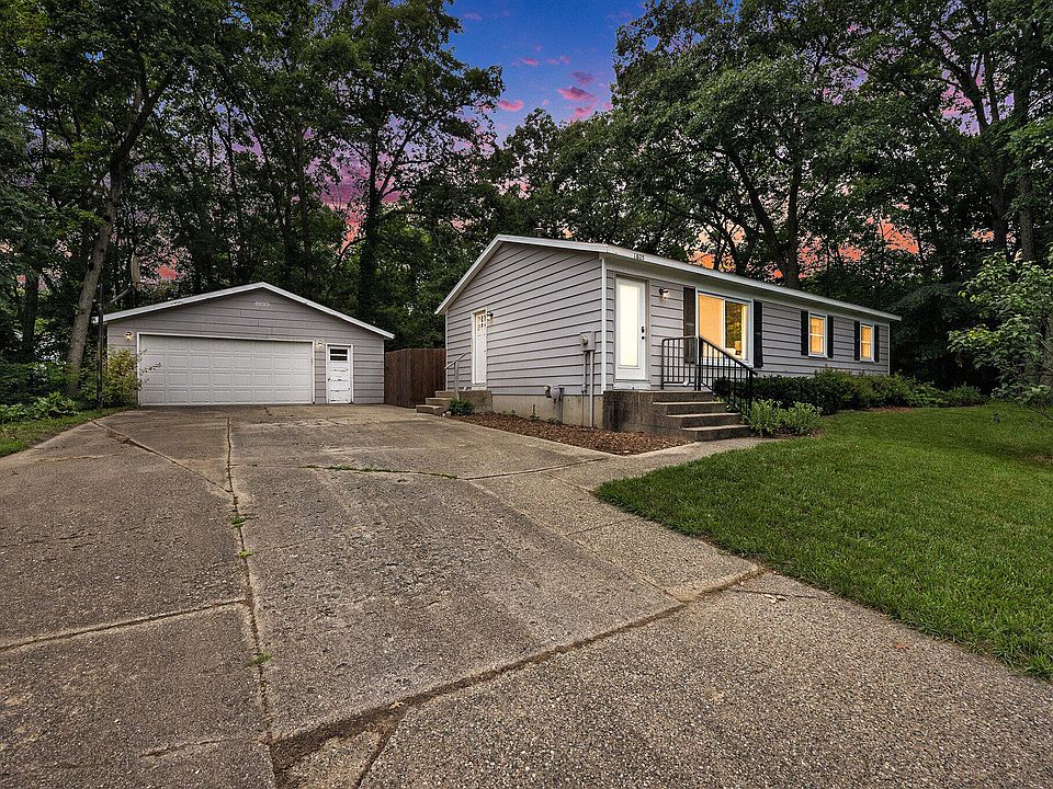 1st image of 1805 Huntwood Dr SE