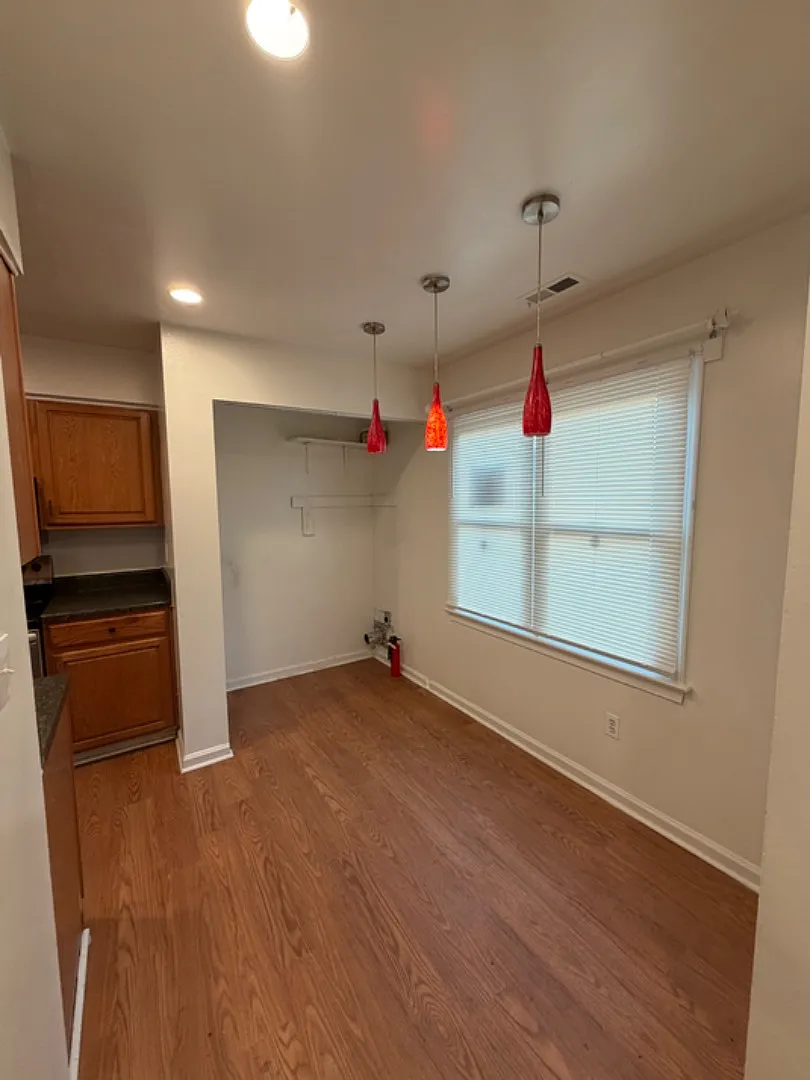 1046 Commonwealth Pl - 1046 Commonwealth — Photo 2