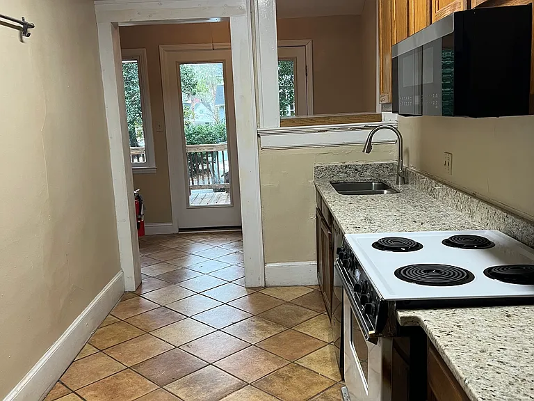 123 S Pickens St — Photo 17
