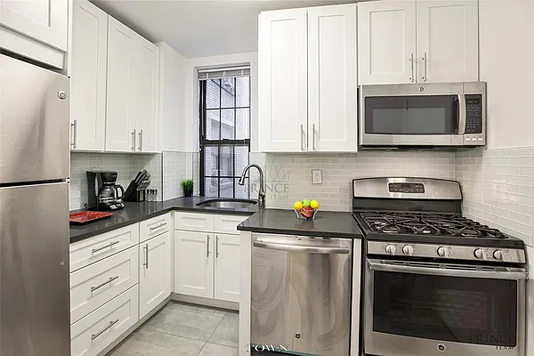 Rented by Town Residential | media 69