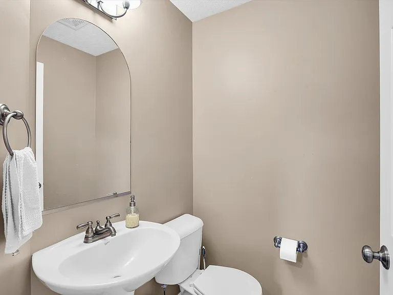 2321 Blanche Ln — Photo 11