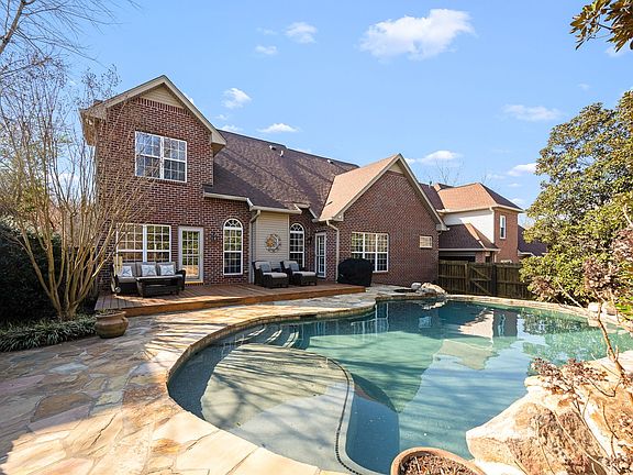 5th image of 7024 Red Apple Rd