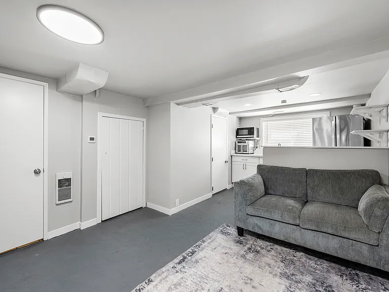 4525 5th Ave NE #L — Photo 4