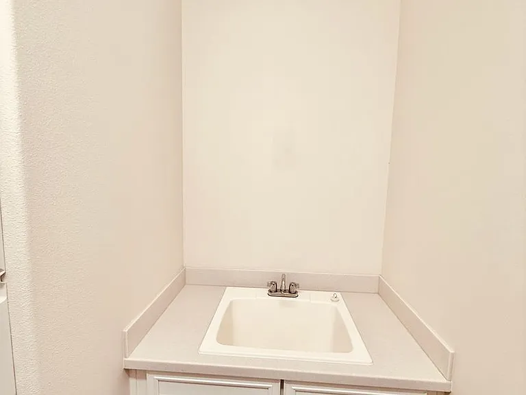 7594 Poulicny Ln — Photo 23