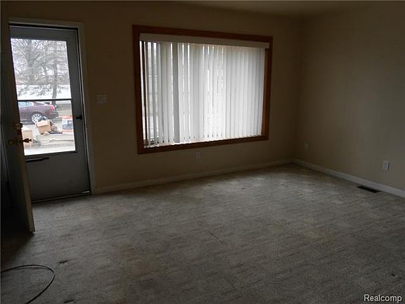 5th image of 601 E Madge Ave