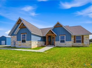 5476 County Road 427, Stockdale, TX 78160