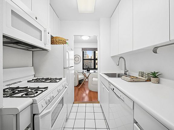 5th image of 240 E 76th St APT 14G