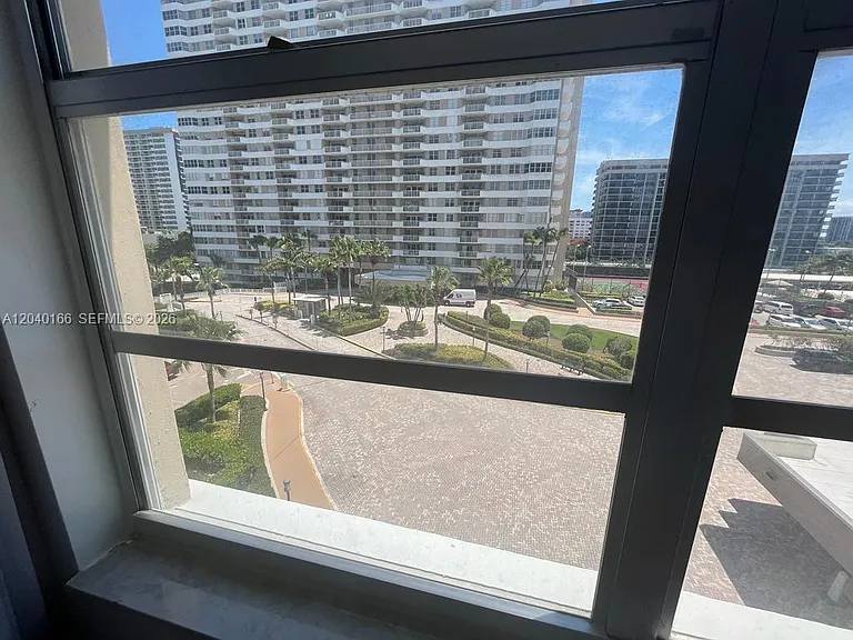 1965 S Ocean Dr #4G — Photo 37