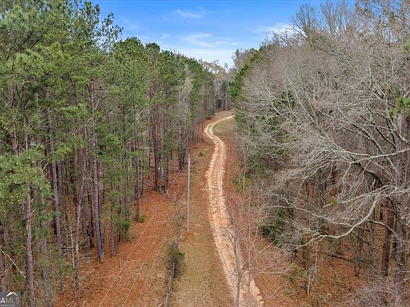 2nd image of 140 Gibson Rd