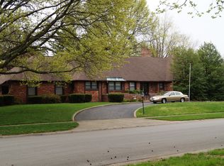 100 Pinehurst Dr, Springfield, IL 62704