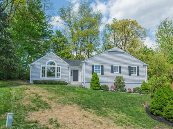 285 Taylor Rd S, Short Hills, NJ 07078