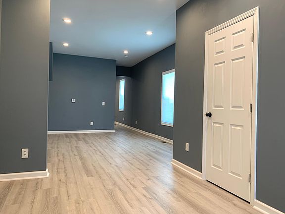 4th image of 442 Wilson Ave
