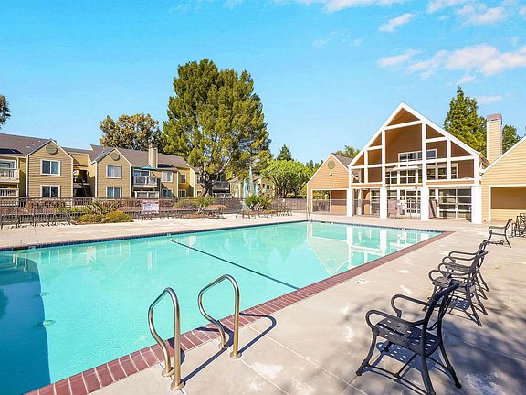 3rd image of 200 Reflections Dr APT 23