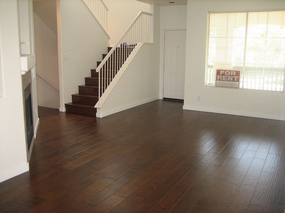1st image of 942 Camino De La Reina
