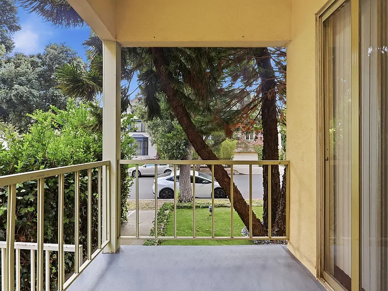 124 N Clark Dr #107 — Photo 9