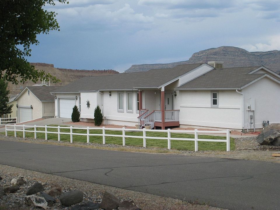 Georgeous home on 2.0 Acres!