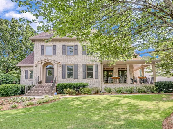 1295 Woodland Lake Dr, Snellville, GA 30078
