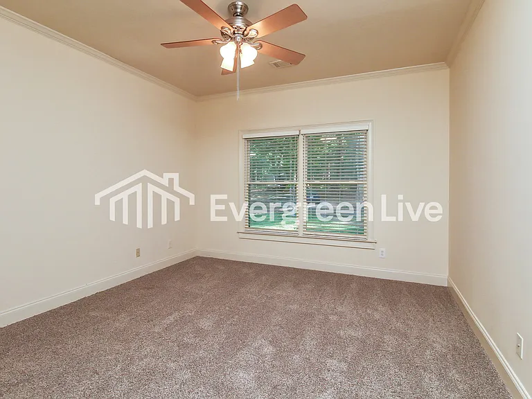533 Wynn Rd — Photo 12