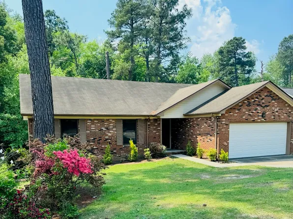 7458 Beaver Run Dr, Fayetteville, NC 28314