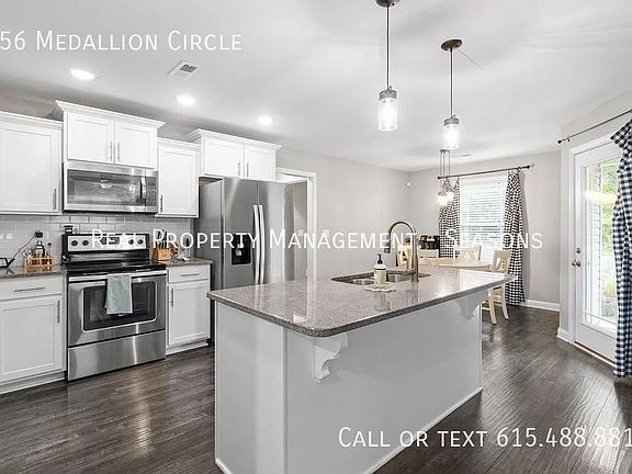 4th image of 556 Medallion Cir