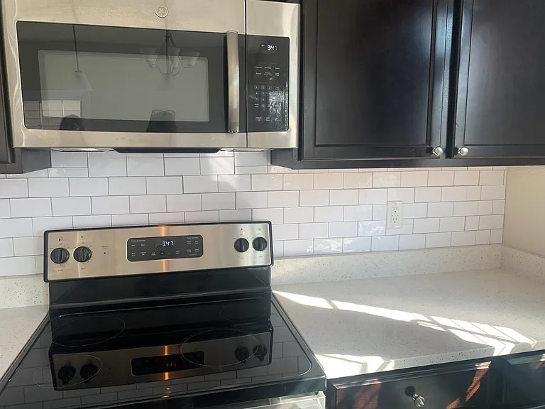437 Heartfield Dr — Photo 3
