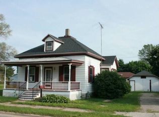516 3rd St, Oconto, WI 54153